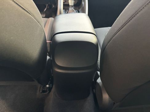 Used 2021 Hyundai Elantra SEL image 25