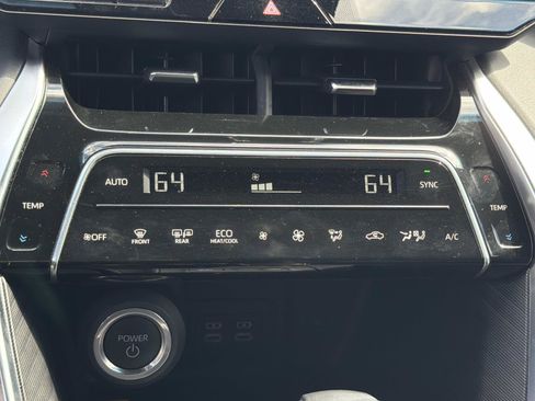 Used 2024 Toyota Venza Limited AWD/4WD image 14