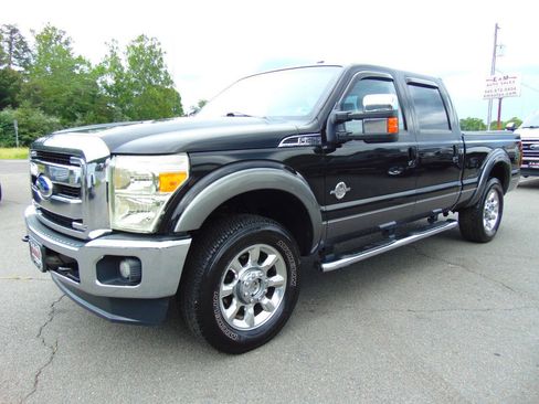 Used 2011 Ford F250 Lariat w/ Lariat Interior Pkg AWD/4WD image 27