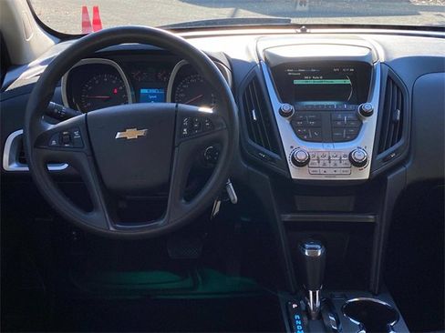 Used 2017 Chevrolet Equinox LS image 8