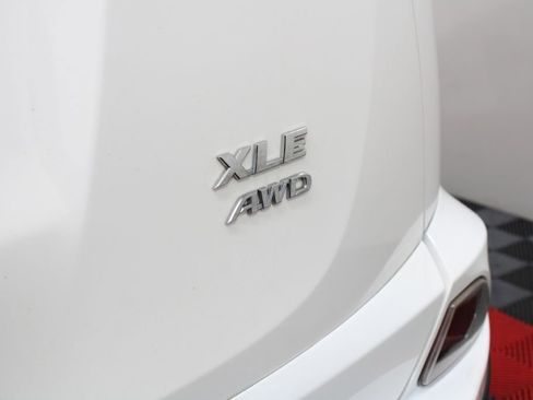 Used 2016 Toyota RAV4 XLE w/ Convenience Package AWD/4WD image 12