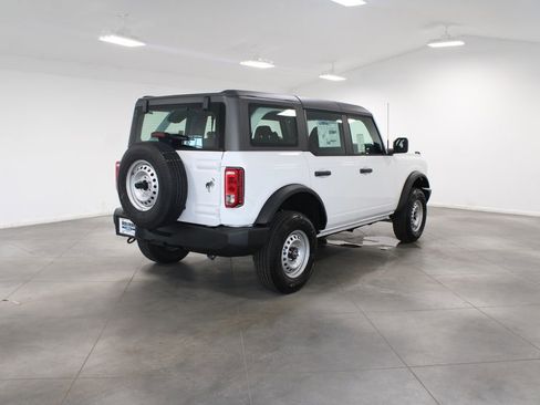 New 2025 Ford Bronco 4-Door image 8