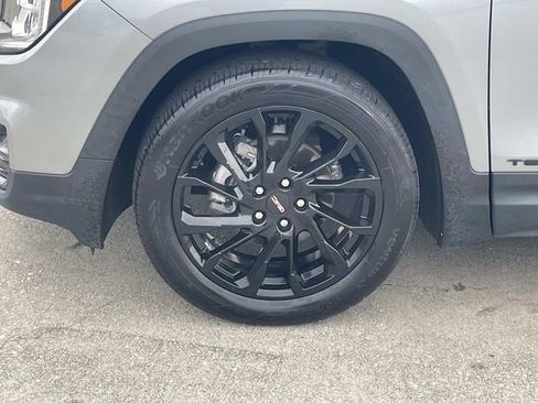 Used 2023 GMC Terrain SLT w/ Tech Package FWD image 7