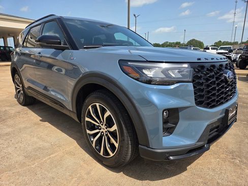 New 2026 Ford Explorer ST-Line w/ Premium Package RWD image 3