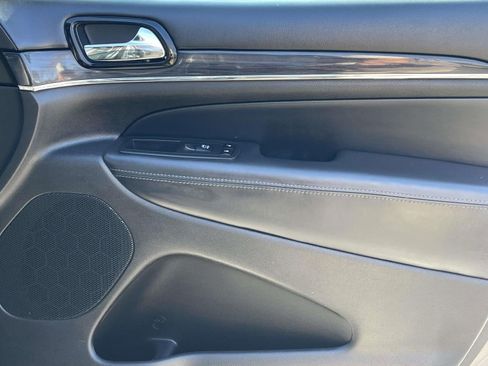 Used 2020 Jeep Grand Cherokee Overland image 9