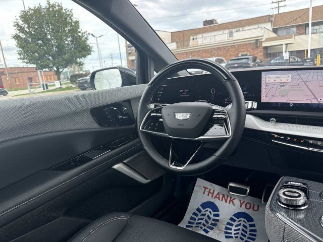 Certified 2025 Cadillac Optiq Luxury 2 w/ LPO, Floor Liner Package AWD/4WD image 33