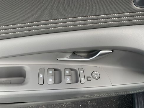 New 2025 Hyundai Elantra SEL image 13