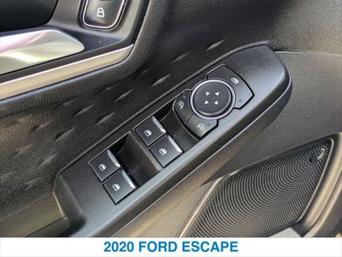 Used 2020 Ford Escape SE Sport image 13