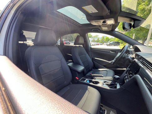 Certified 2022 Volkswagen Passat 2.0T R-Line FWD image 24