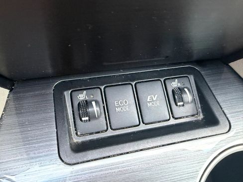 Used 2012 Toyota Camry XLE w/ Leather Pkg image 26