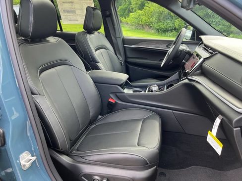New 2026 Jeep Grand Cherokee Limited AWD/4WD image 10