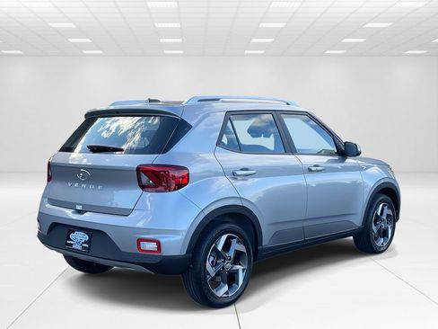 New 2026 Hyundai Venue SEL image 6