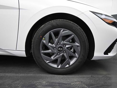 New 2026 Hyundai Elantra Blue image 11