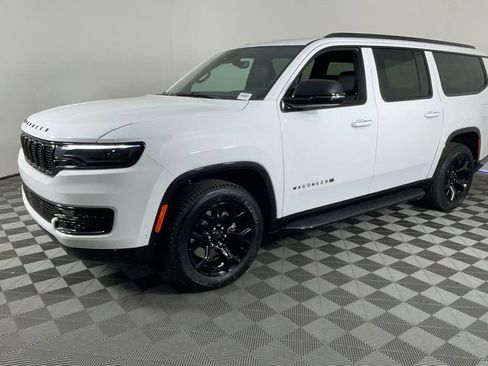 New 2025 Jeep Wagoneer L Series II image 8