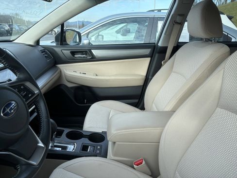 Used 2018 Subaru Outback 2.5i Premium image 8