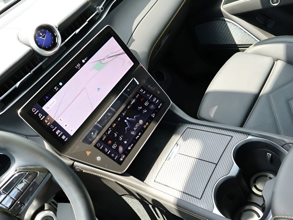 Used 2023 Maserati Grecale Trofeo AWD/4WD image 21
