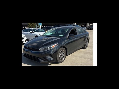 Used 2022 Kia Forte LXS w/ LXS Technology Package image 1