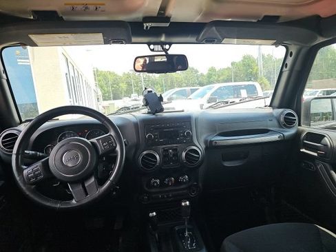 Used 2018 Jeep Wrangler Unlimited Sport S AWD/4WD image 15