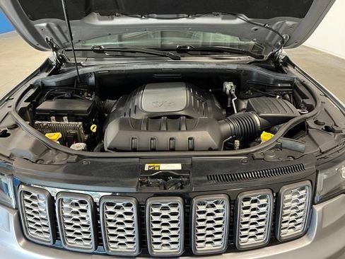 Used 2018 Jeep Grand Cherokee Trailhawk AWD/4WD image 9