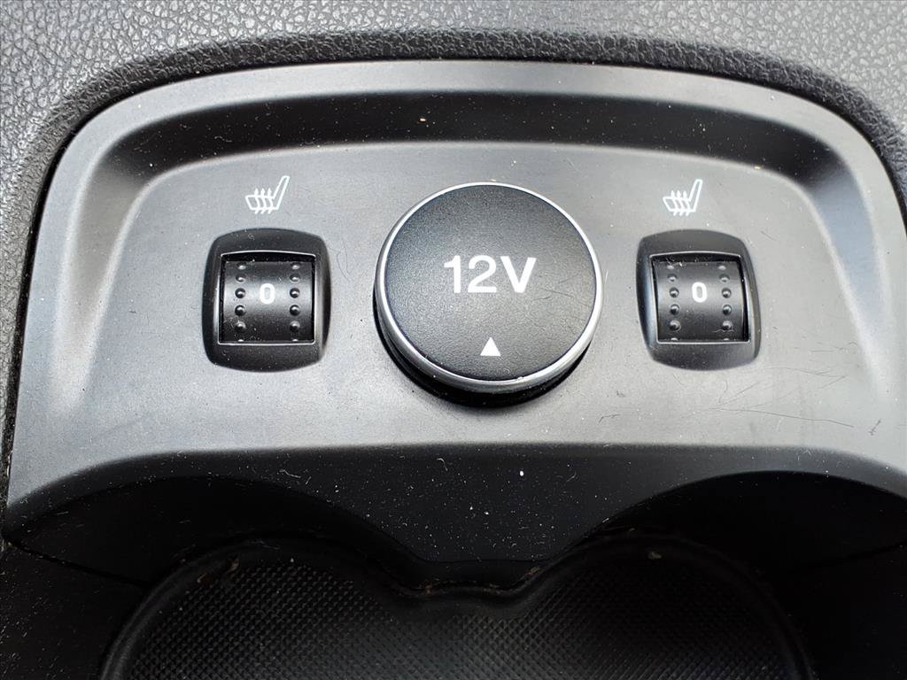 Used 2012 Ford Focus SEL w/ SEL/Titanium Winter Pkg FWD image 17