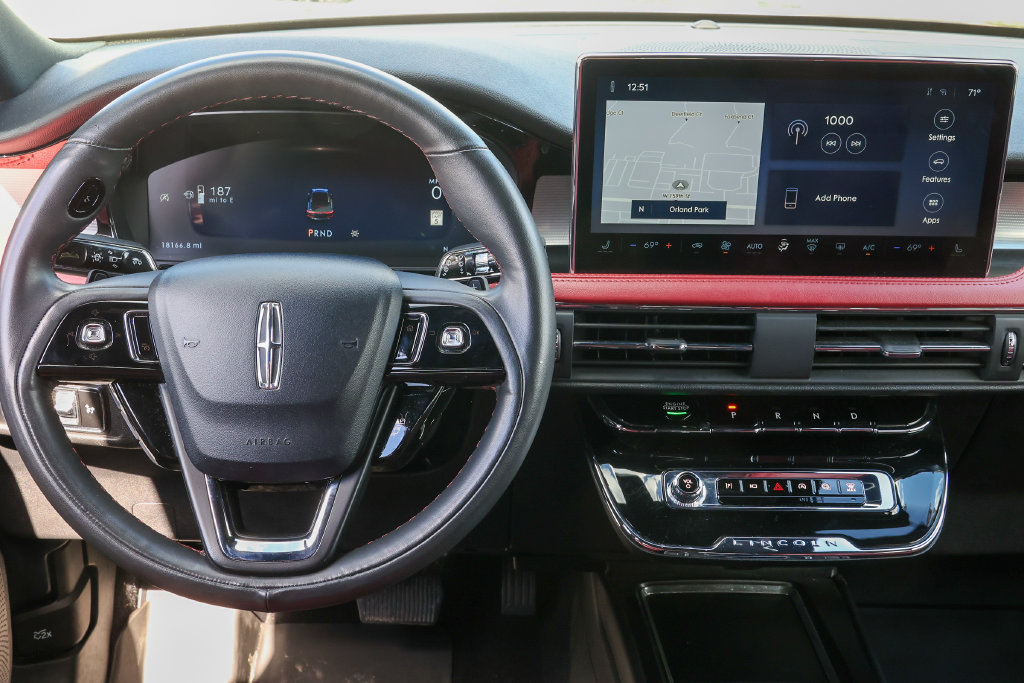 Certified 2024 Lincoln Corsair Reserve w/ Jet Appearance Package AWD/4WD image 7
