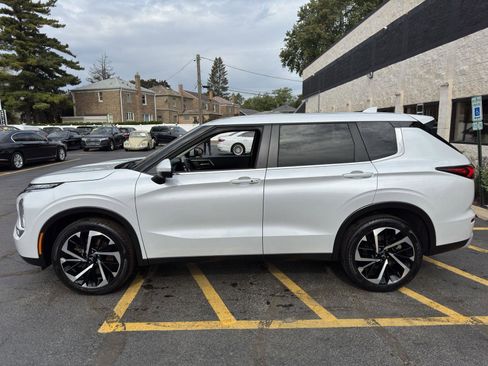 Used 2024 Mitsubishi Outlander SE image 21