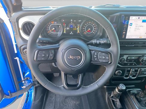 Used 2025 Jeep Wrangler Unlimited Sport AWD/4WD image 19