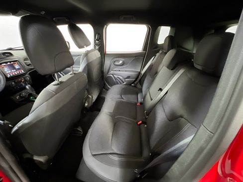 Used 2022 Jeep Renegade Altitude w/ Convenience Group image 24