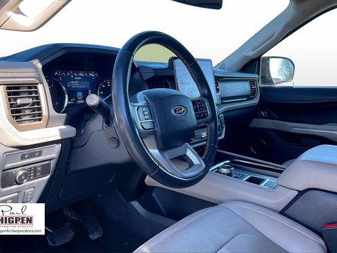 Used 2024 Ford Expedition Limited image 13