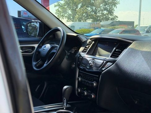 Used 2020 Nissan Pathfinder S FWD image 35