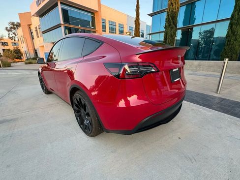 Used 2023 Tesla Model Y Performance image 7