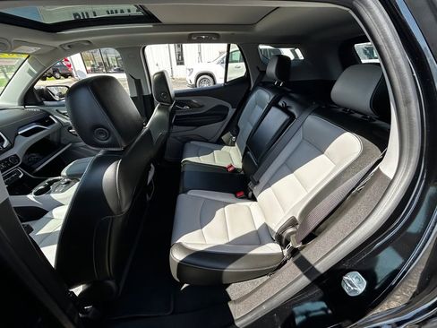 Used 2023 GMC Terrain SLT FWD image 29