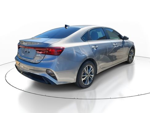 Used 2024 Kia Forte LXS w/ LXS Technology Package image 6