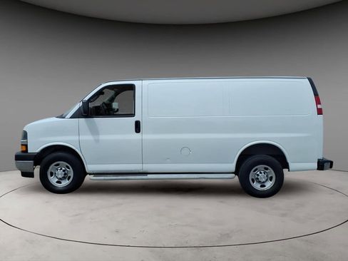 Used 2020 Chevrolet Express 2500 w/ Driver Convenience Package RWD image 2