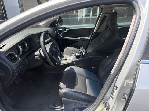 Used 2012 Volvo S60 T5 image 4