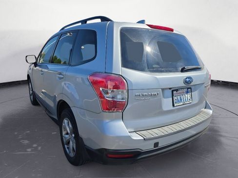 Used 2016 Subaru Forester 2.5i Premium w/ All-Weather Package AWD/4WD image 4
