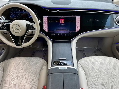 Used 2024 Mercedes-Benz EQS 580 4MATIC Sedan image 16