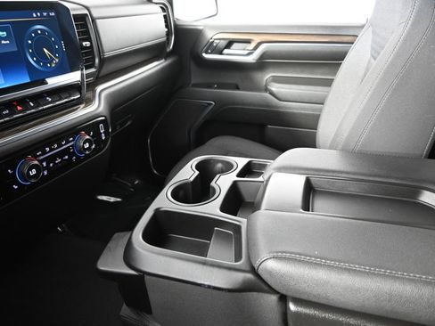 Used 2024 Chevrolet Silverado 1500 LT AWD/4WD image 32