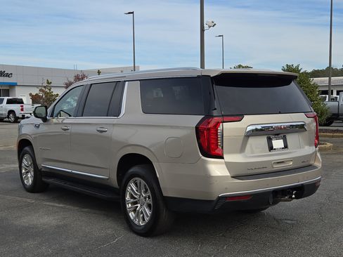 Used 2022 GMC Yukon XL SLT image 11