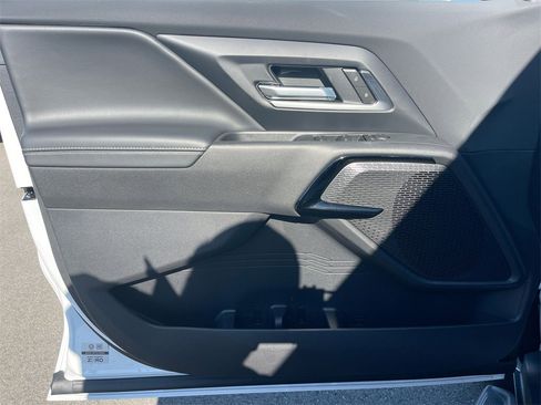 New 2026 Chevrolet Silverado EV LT image 25