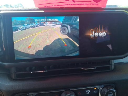 Used 2025 Jeep Wrangler Sport AWD/4WD image 23