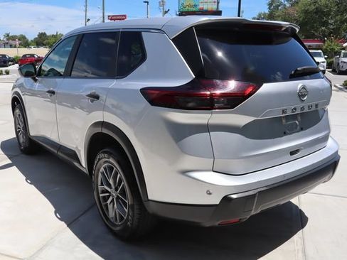 Used 2024 Nissan Rogue S FWD image 6