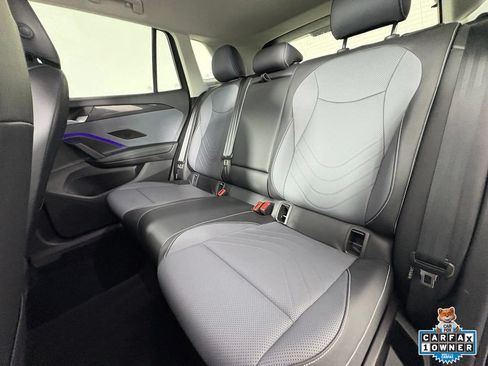 Used 2026 Volkswagen Tiguan SE AWD/4WD image 19