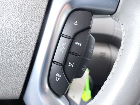 Used 2015 GMC Acadia SLE AWD/4WD image 16
