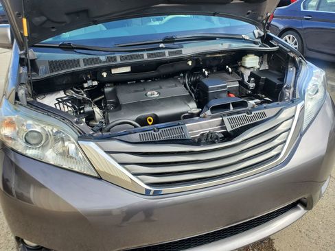 Used 2012 Toyota Sienna XLE w/ XLE Navigation Pkg image 45