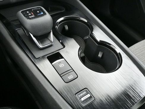 Used 2021 Nissan Rogue SV image 26