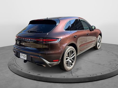 Used 2022 Porsche Macan image 8