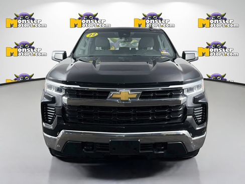 Used 2022 Chevrolet Silverado 1500 LT AWD/4WD image 2