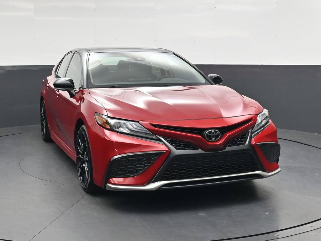 Used 2023 Toyota Camry XSE FWD image 2