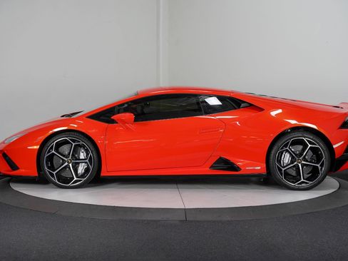 Used 2020 Lamborghini Huracan EVO RWD image 8